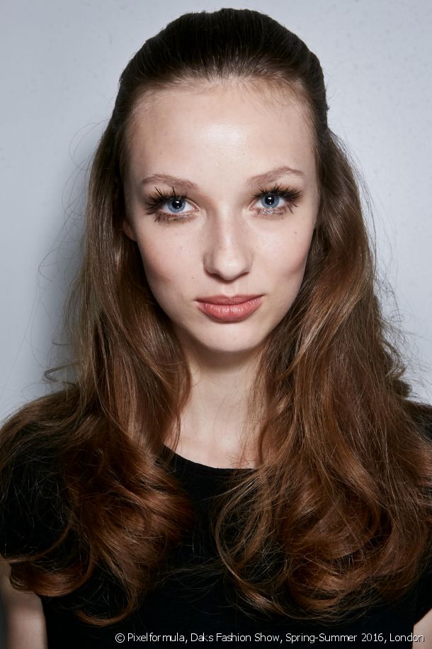 13153-a-curly-half-ponytail-article_media_block-1.jpg 13153-a-curly-half-ponytail-article_media_block-1.jpg