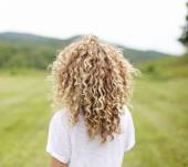 Curly hair: 3 easy to create hairstyle ideas