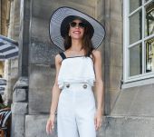 Streetstyle: the wide-brimmed hat and wavy hair combo