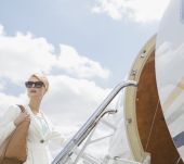 How to keep your hairstyle looking good while travelling